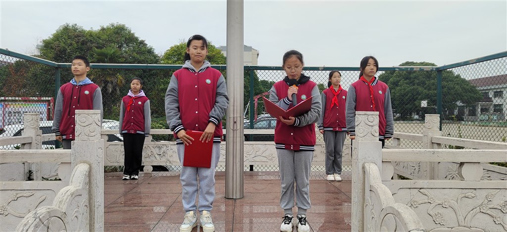 升旗仪式1.jpg