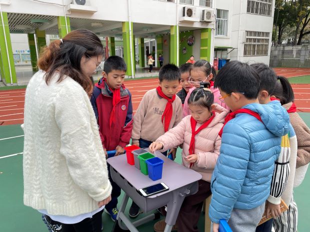 垃圾分类2.jpg 垃圾分类2.jpg