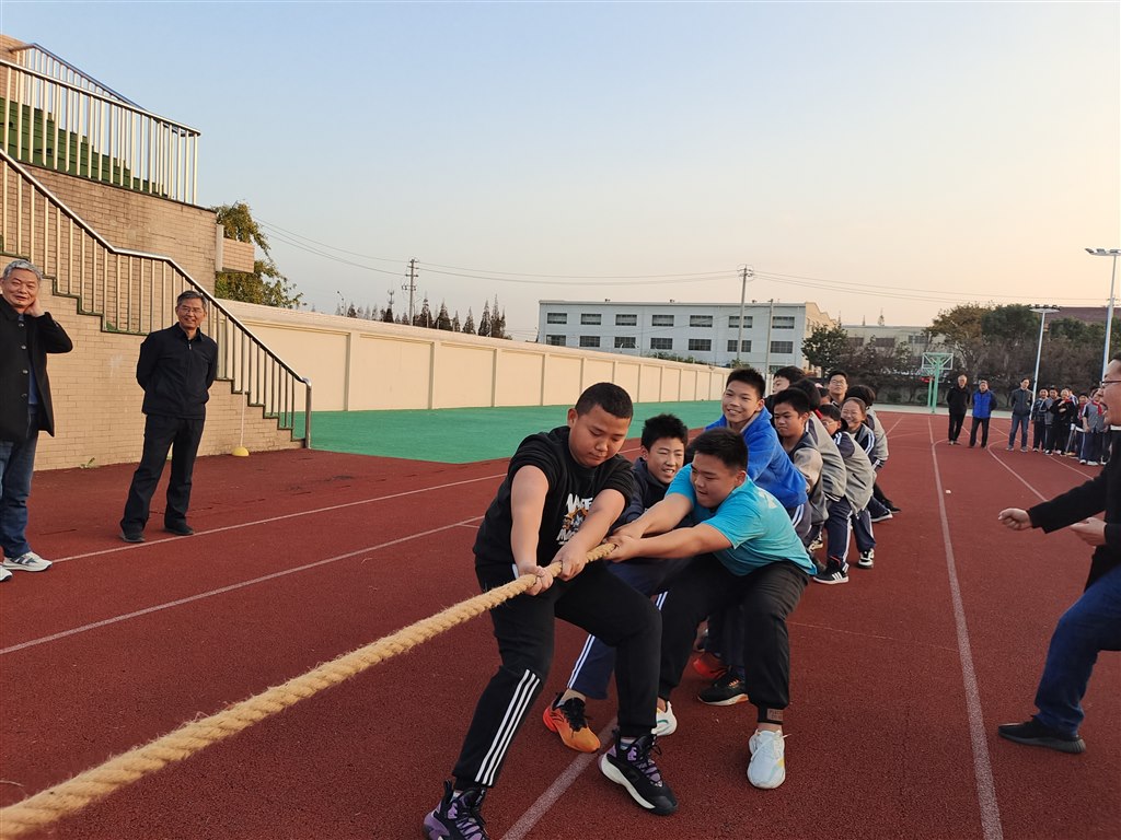 拔河1.jpg