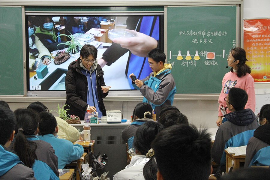 IMG_0895.JPG IMG_0895.JPG