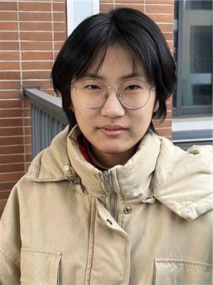 何婧晗.jpg