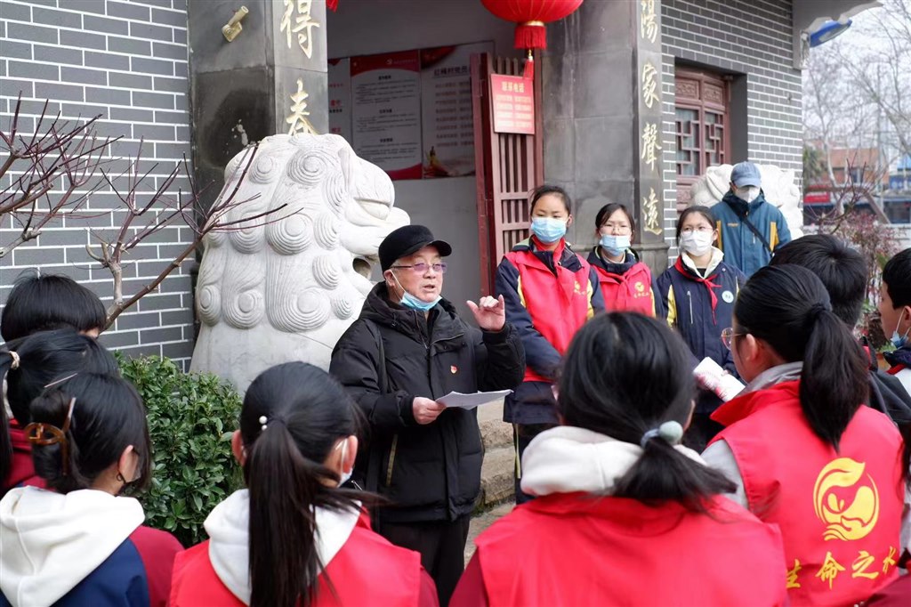 陈爷爷讲 守护运河志愿服务.jpg