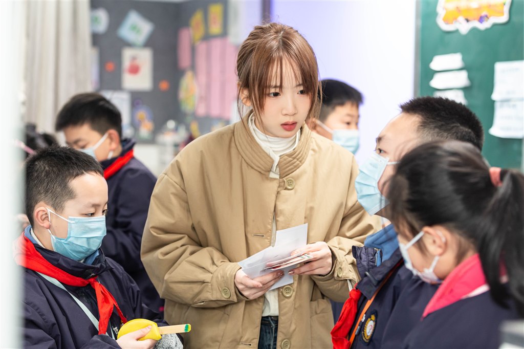 劳动：李文卓 执教《木蜻蜓》.JPG