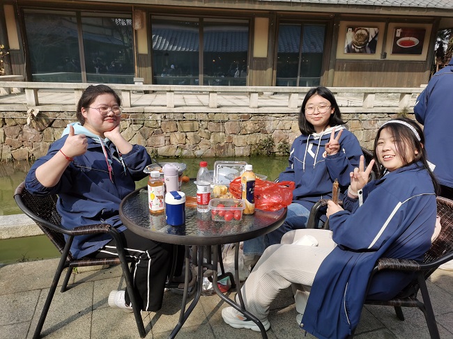 学生.jpg