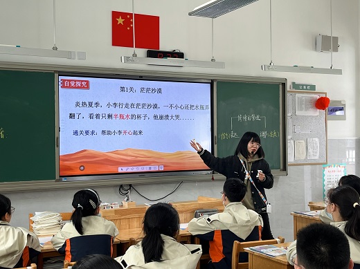 施春霞1.jpg