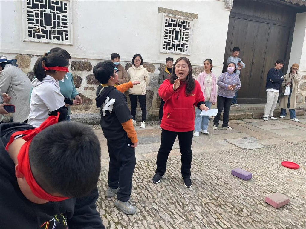 盲行风雨人生路1.jpg