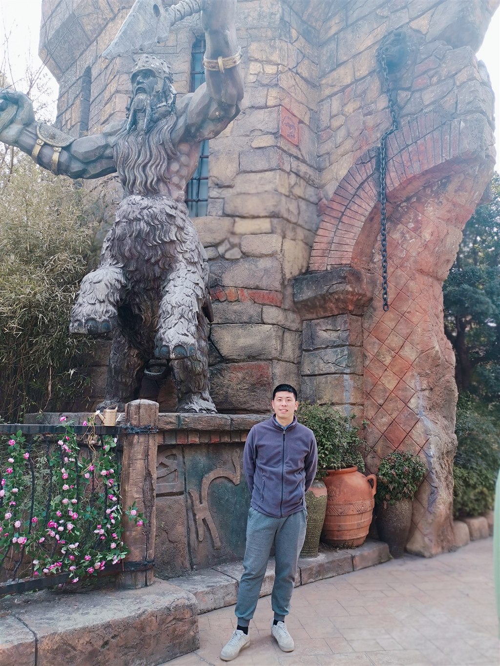 何昀豪.jpg