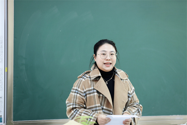 1.演讲.jpg