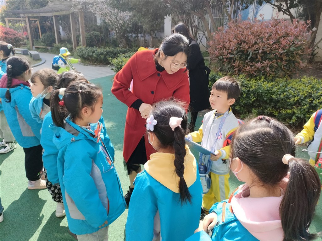 采访老师.jpg