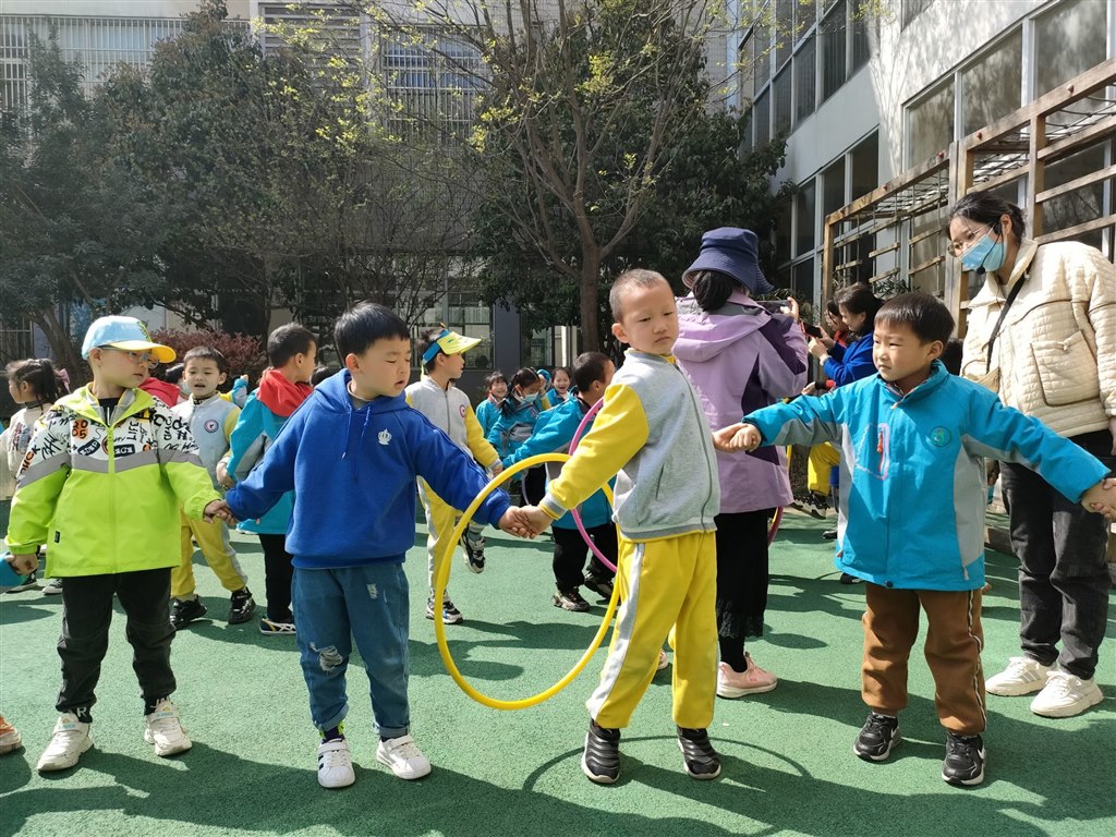 一同玩游戏.jpg