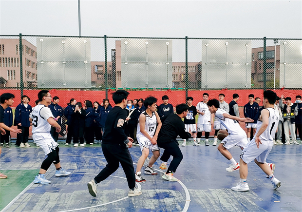 奋勇突破1.jpg