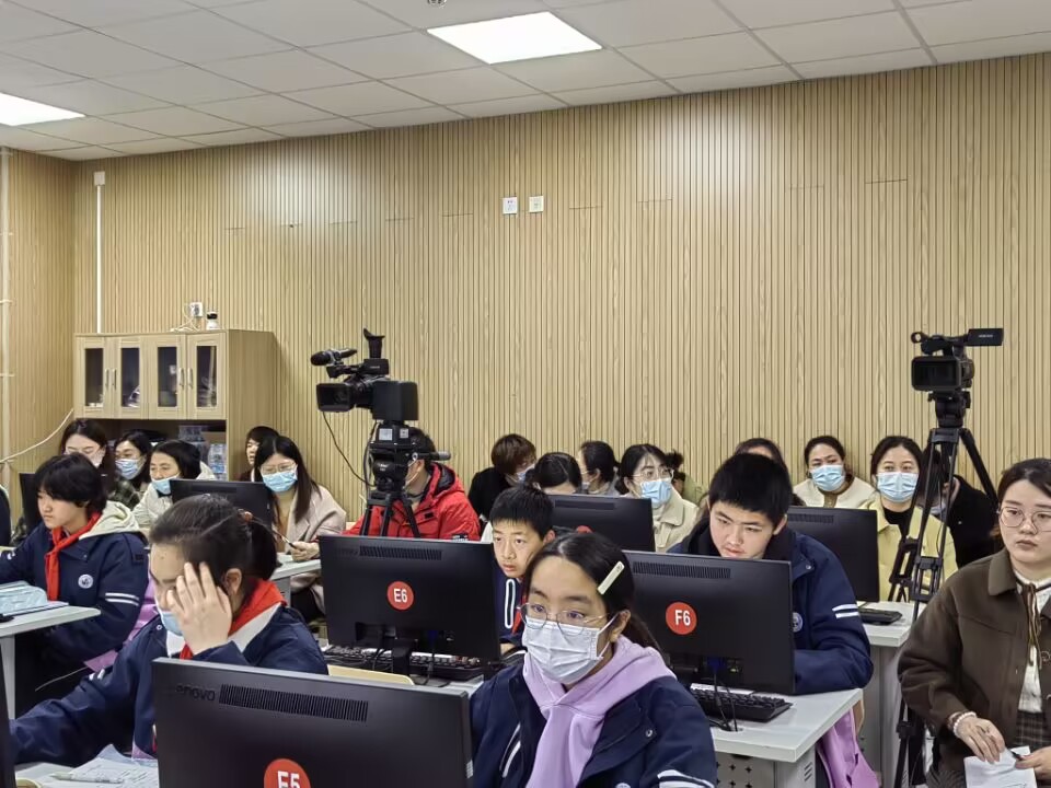 听课.jpg