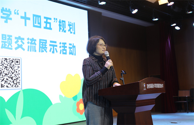 黄小燕.jpg