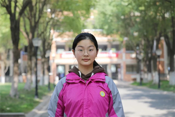 马悦萌.jpg