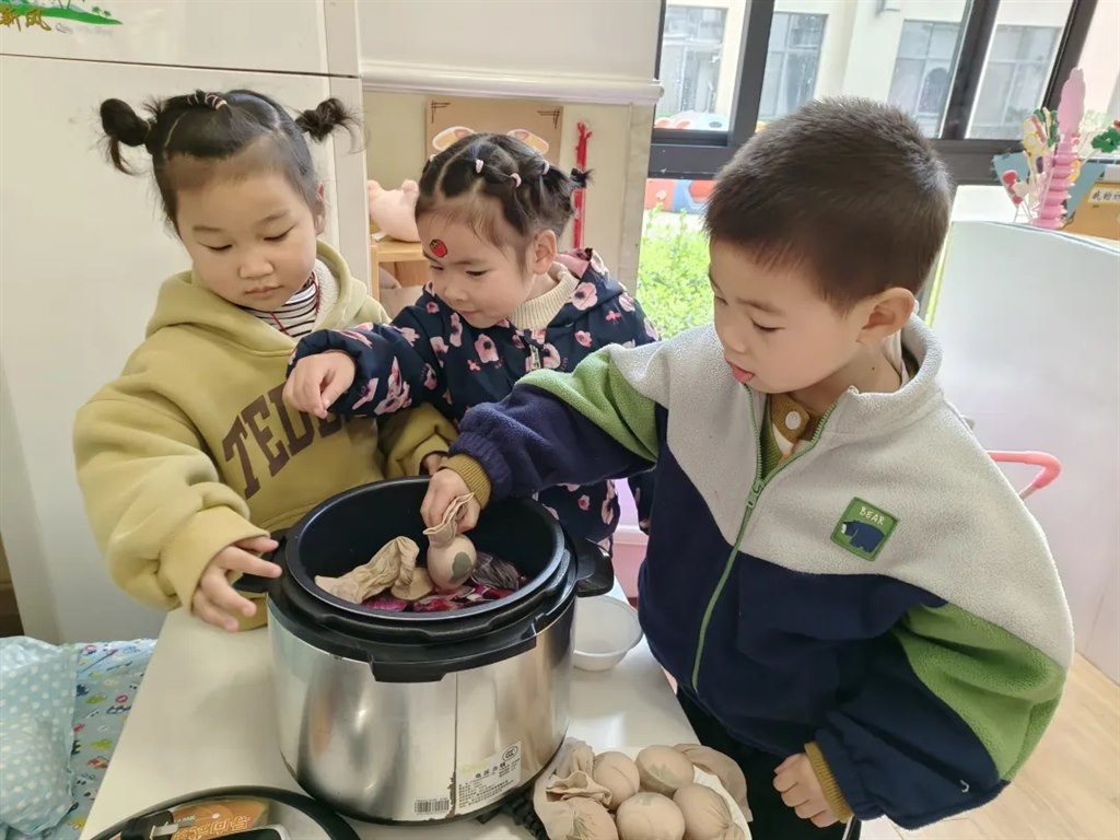 煮花叶蛋 (2)_看图王.jpg
