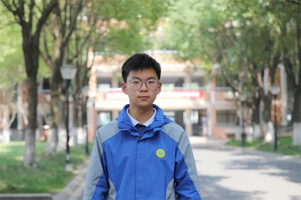 李冉.jpg