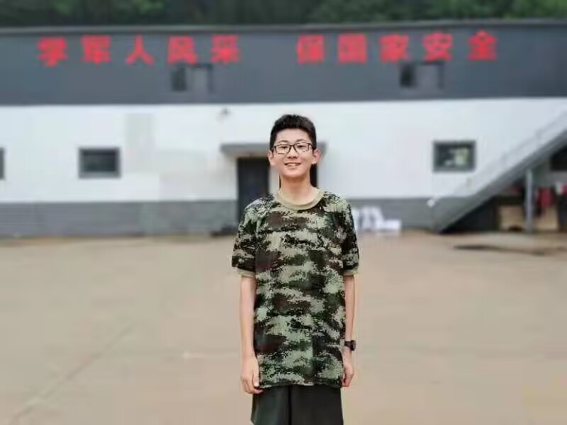 吴启文照片.jpg