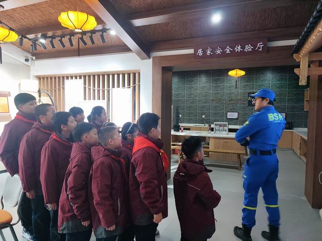 调整大小 38e67eb2543a9e97686846716449cdf.jpg