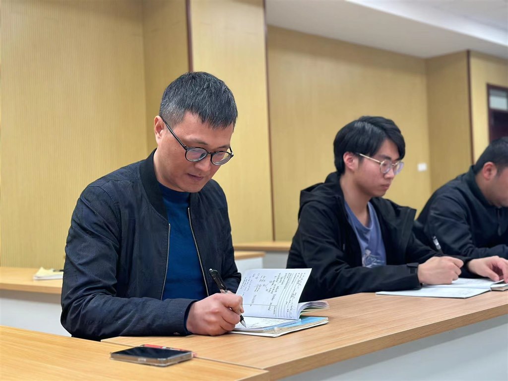 化学教研员金老师.jpg