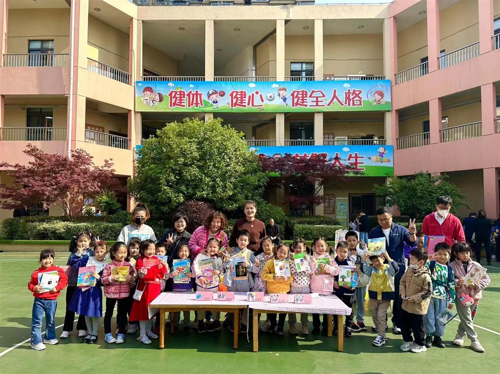 图书义卖 (7).jpg