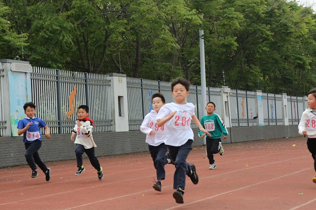 60田径1.JPG