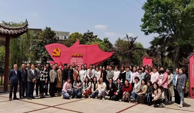 Cache_-6b01083bdf2ba388._副本.jpg