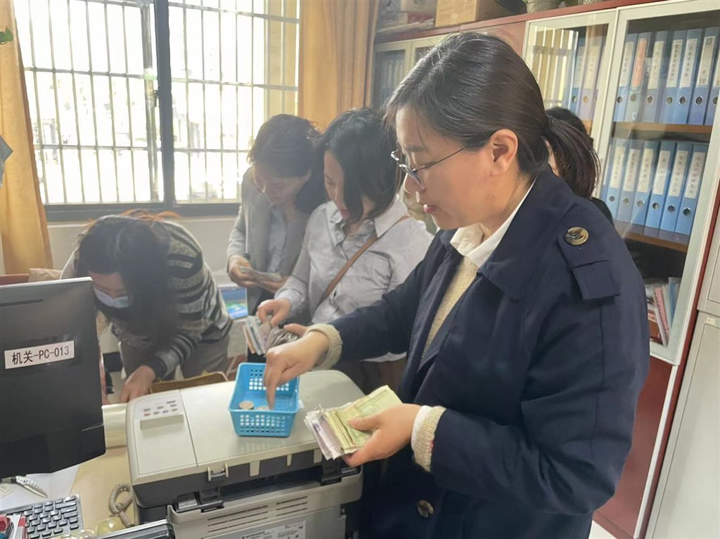 图书义卖 (4).jpg