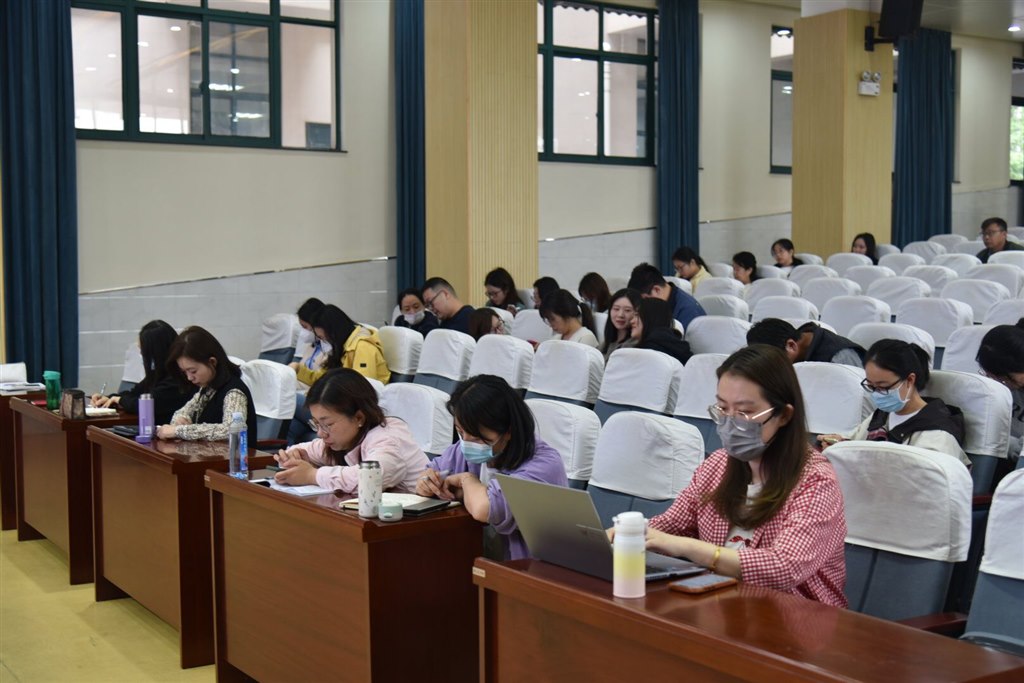 听课.jpg