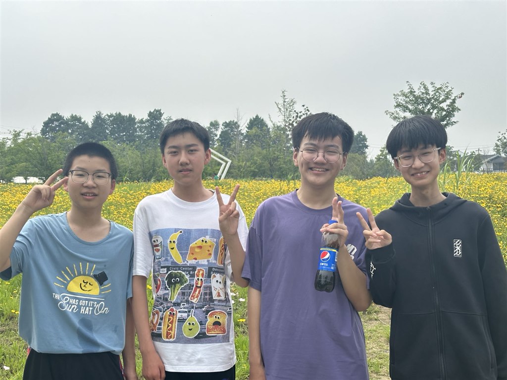 八3班高一方、是欧宇、汪毅成、李宇帆.jpg