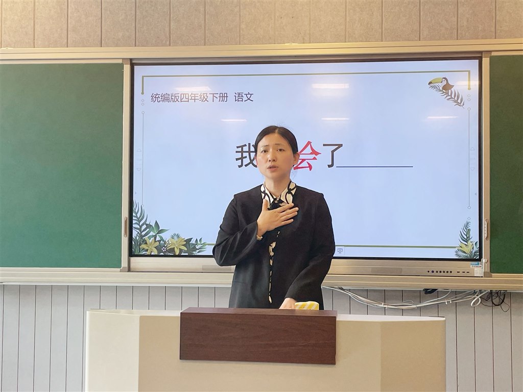 顾校评课.jpg