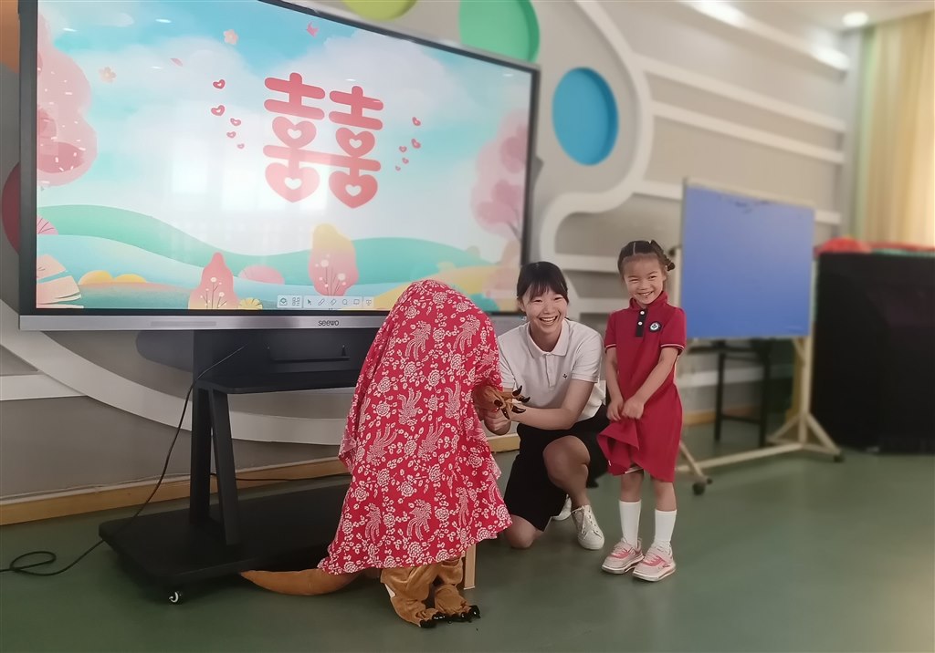 郑佳蓉2.jpg 郑佳蓉2.jpg