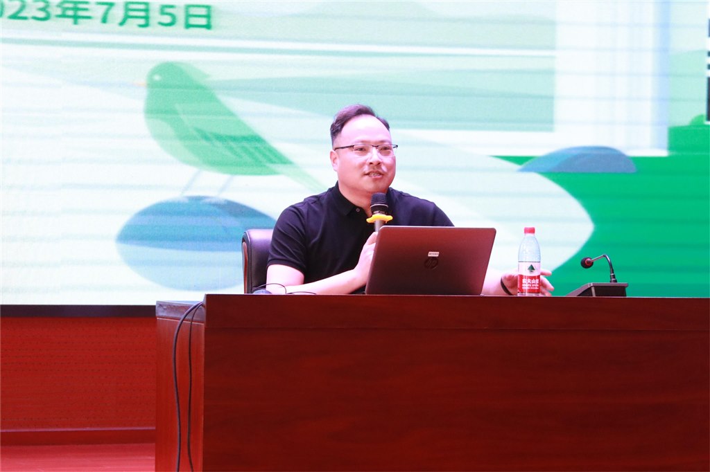 金磊1.JPG 金磊1.JPG