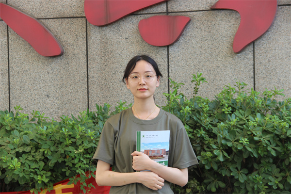 高一7班 汤雪颜.jpg