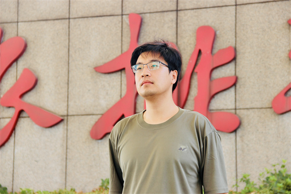 高一8班 路云贺.jpg 高一8班 路云贺.jpg