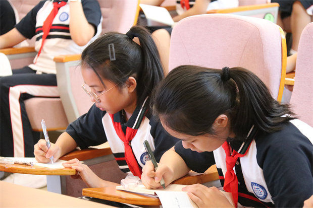 学生 (5).jpg