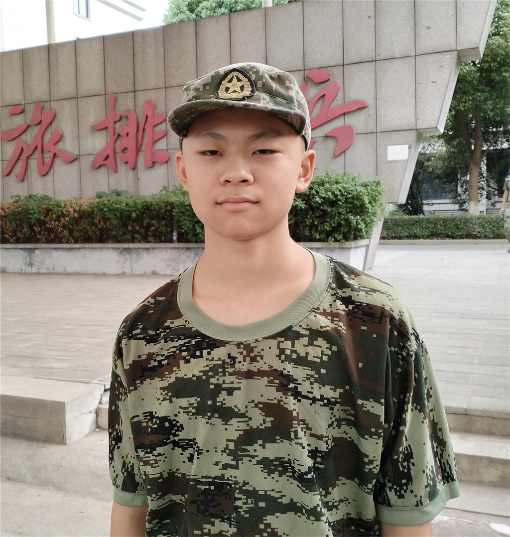 12班耿梓杰.jpg 12班耿梓杰.jpg