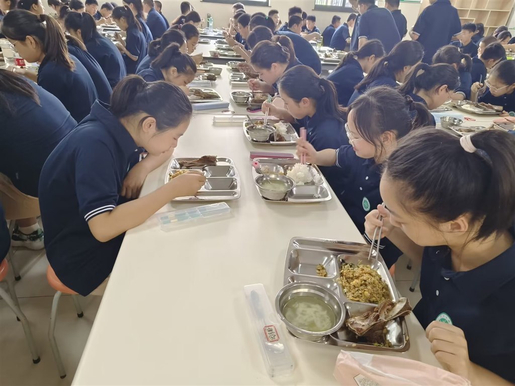 用餐.jpg