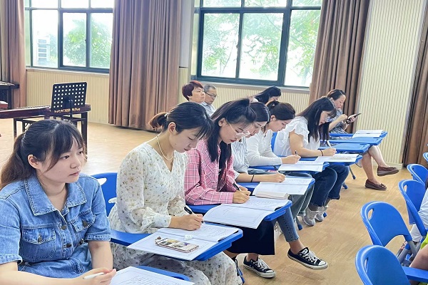 lingdao.jpg