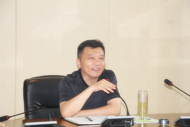 杨校.jpg