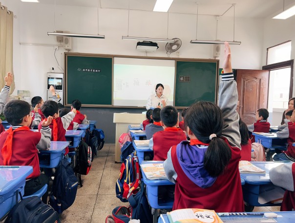 报道2.jpg