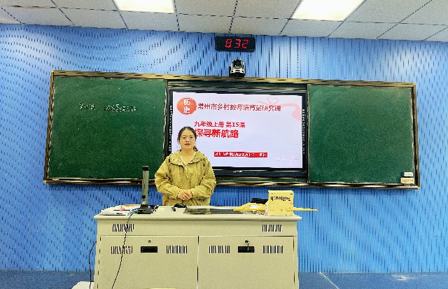 夏忆上课1.jpg