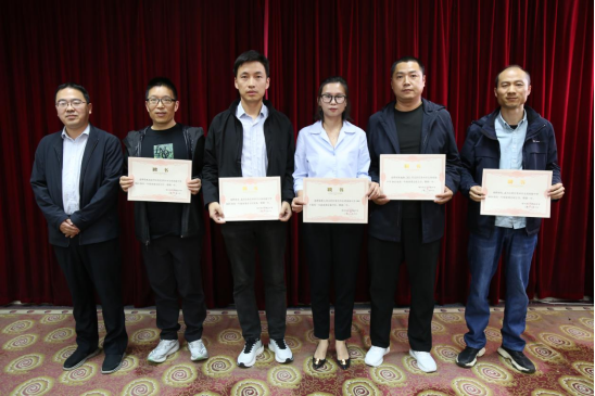 10.25校园网高一家委会第一次会议新闻稿326.png