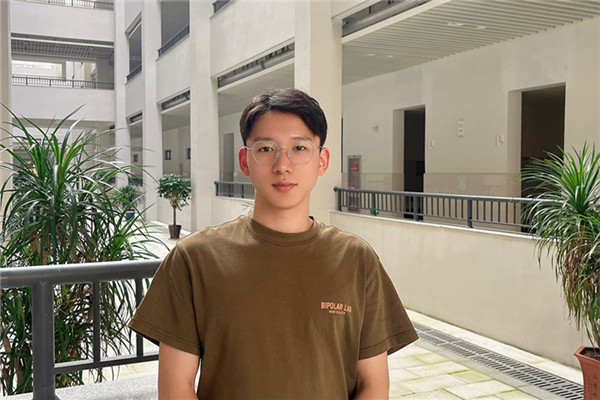 杨杰11_副本.jpg 杨杰11_副本.jpg