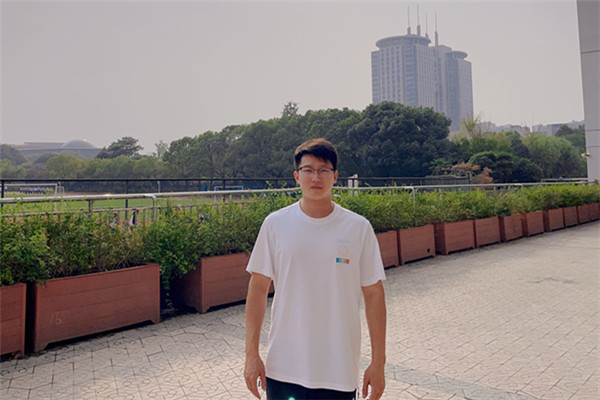 夏帅_副本.jpg