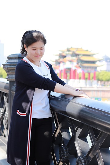 周丽佼.JPG