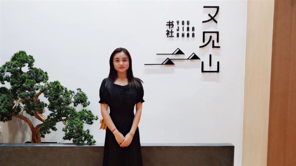 奔牛中学 高莹莹.jpg