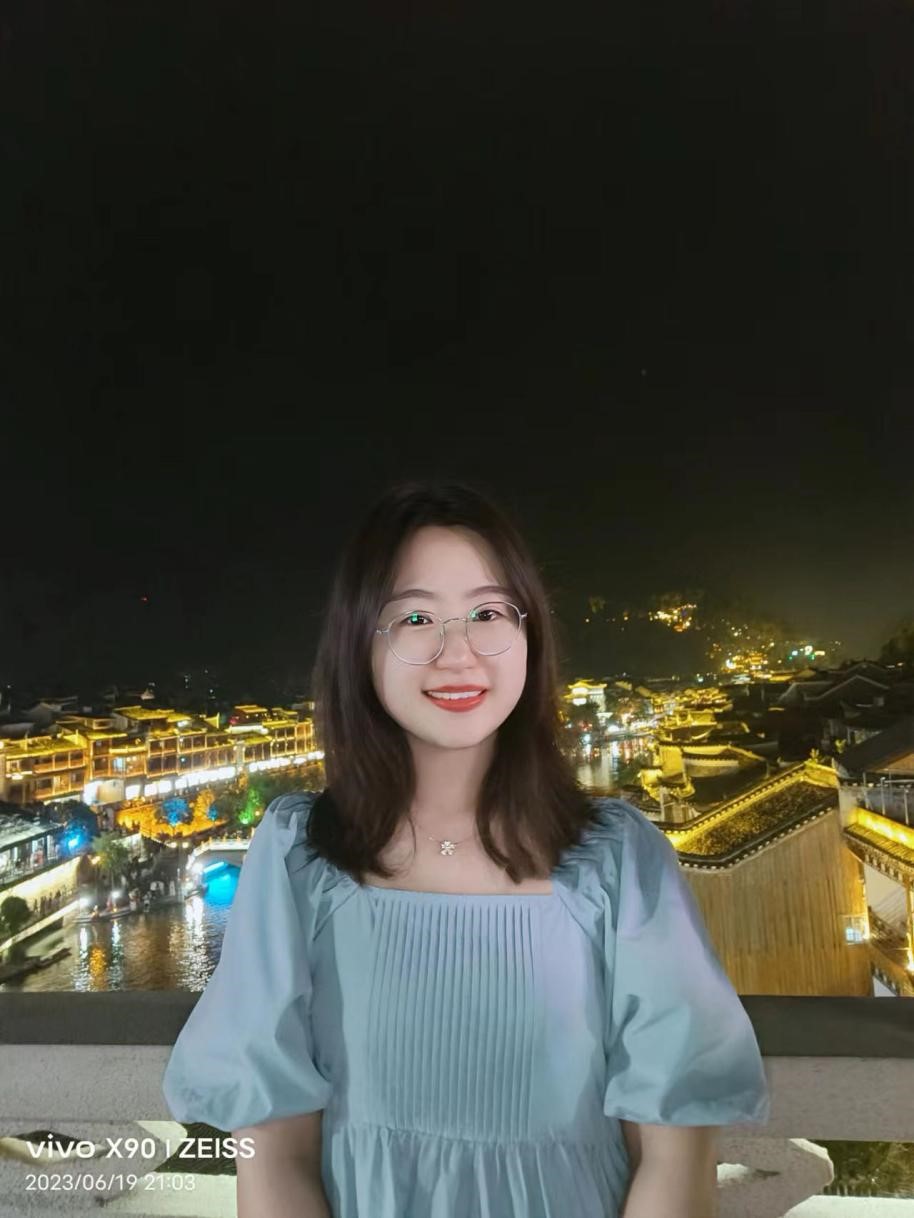 任雪影.jpg