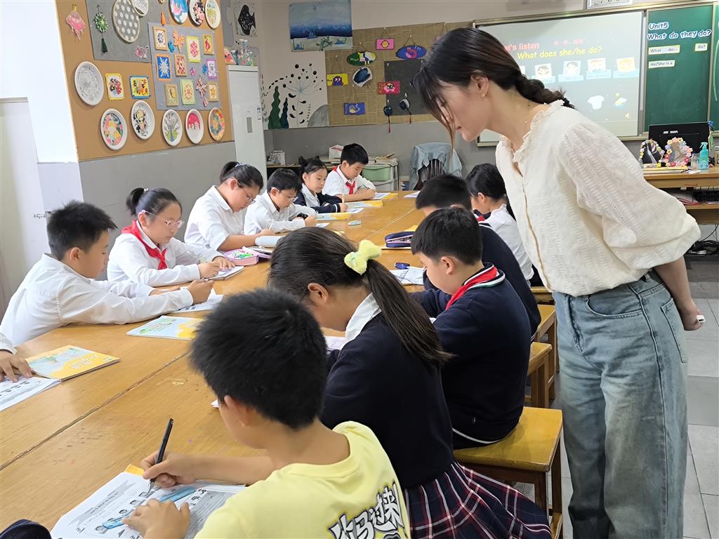 袁铮.png