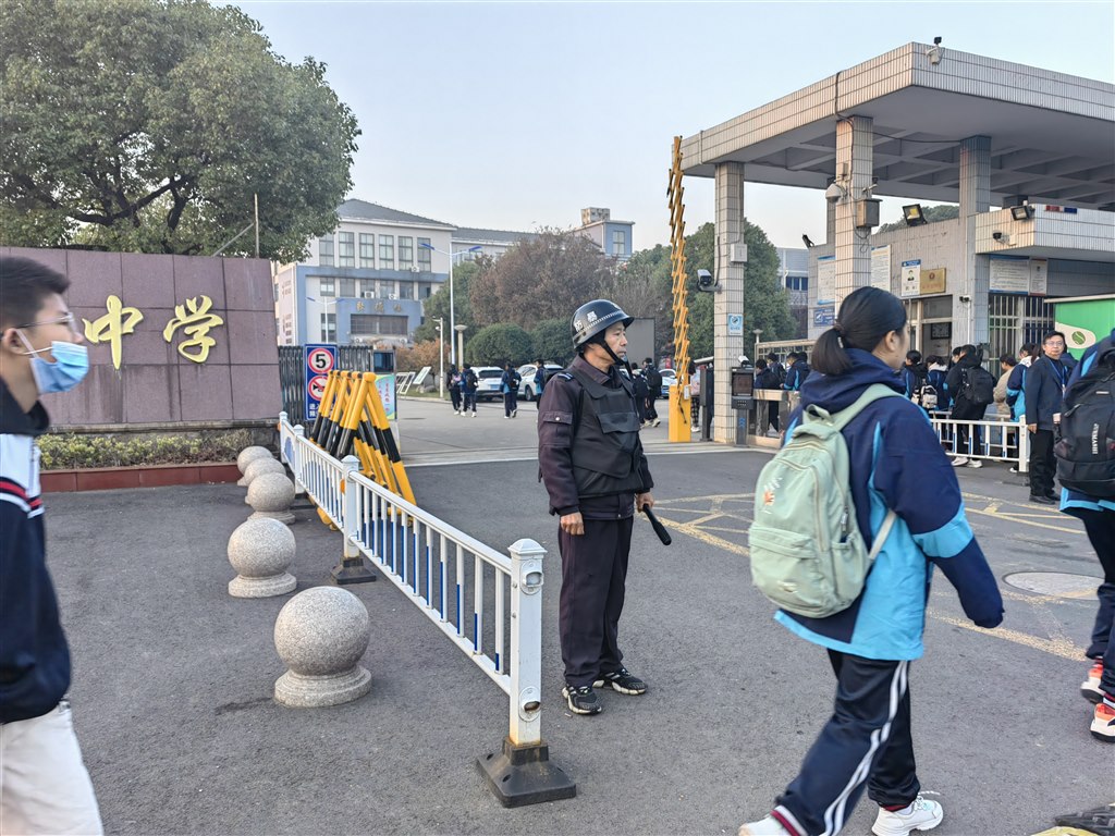 北校门1.jpg