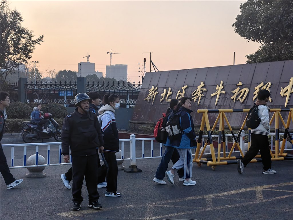 北校门4.jpg